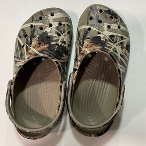 Kids camo crocs